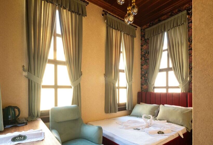 בית מלון כפרי Araz White House