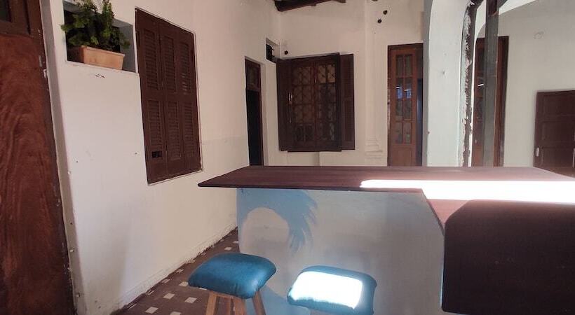 Mediterraneo Youth Hostel