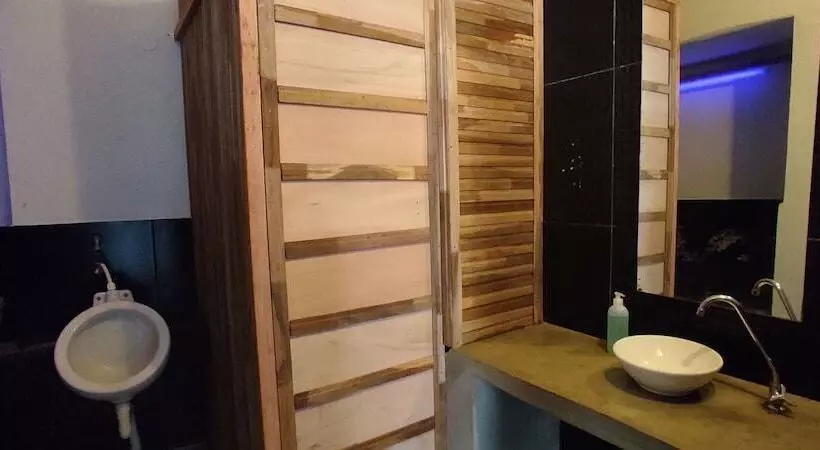 Mediterraneo Youth Hostel