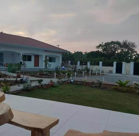 Majatalo The Kubo Gardens