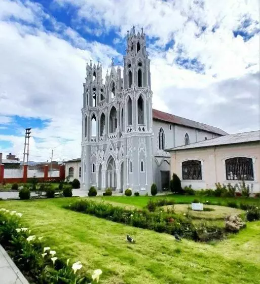 پانسیون Hospedaje Mónaco   Jauja Airport