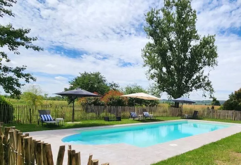 Hotelli Le Manoir De Lisle