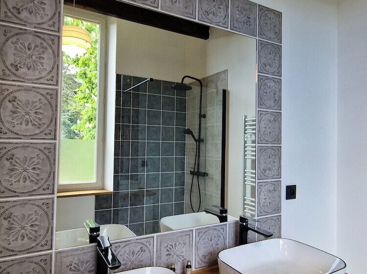 هتل Le Manoir De Lisle