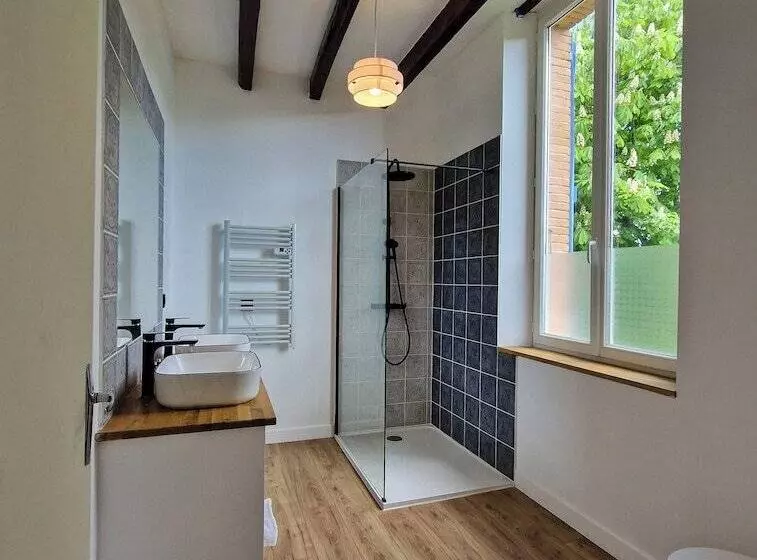 Hotelli Le Manoir De Lisle