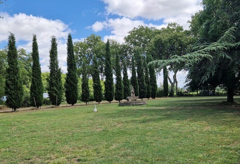 هتل Le Manoir De Lisle