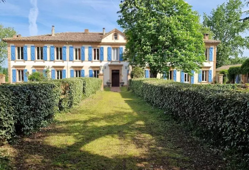 Hotelli Le Manoir De Lisle