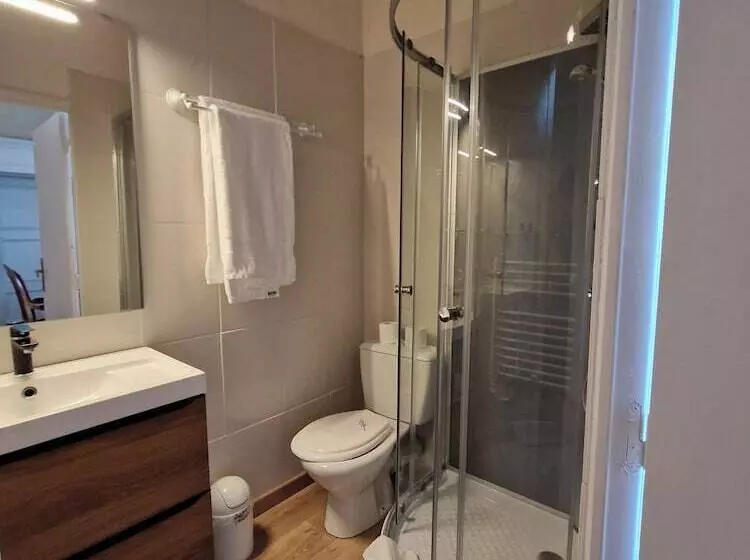 Hotelli Le Manoir De Lisle