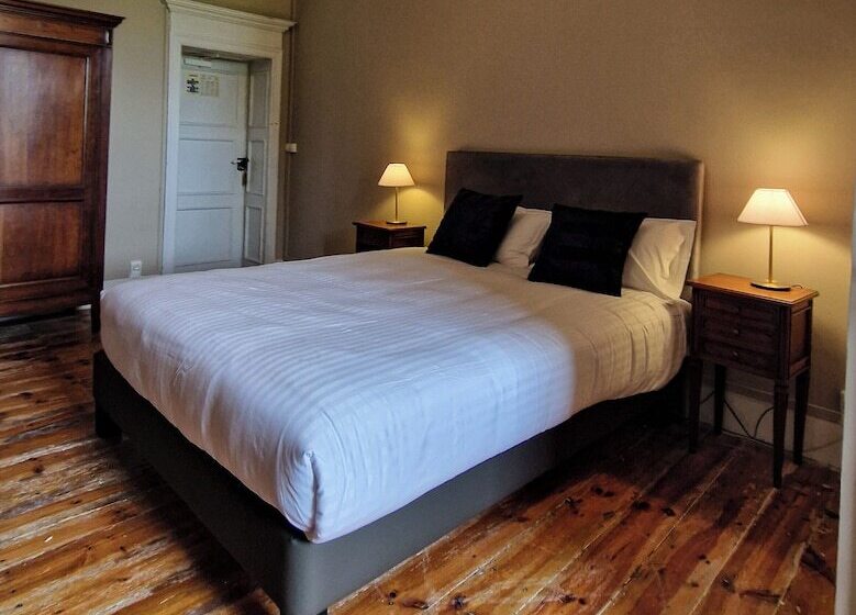 هتل Le Manoir De Lisle