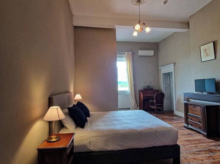 هتل Le Manoir De Lisle