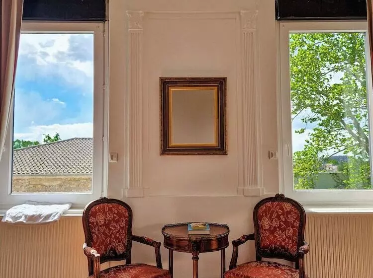 Hotelli Le Manoir De Lisle