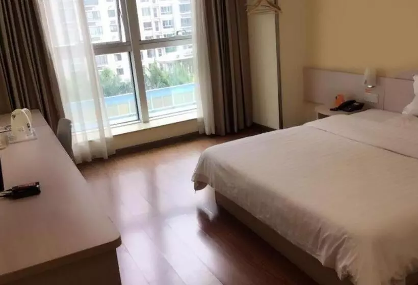 Hotelli 7 Days Inn Qingdao Liaoyang West Road Xinye Plaza Metro Station