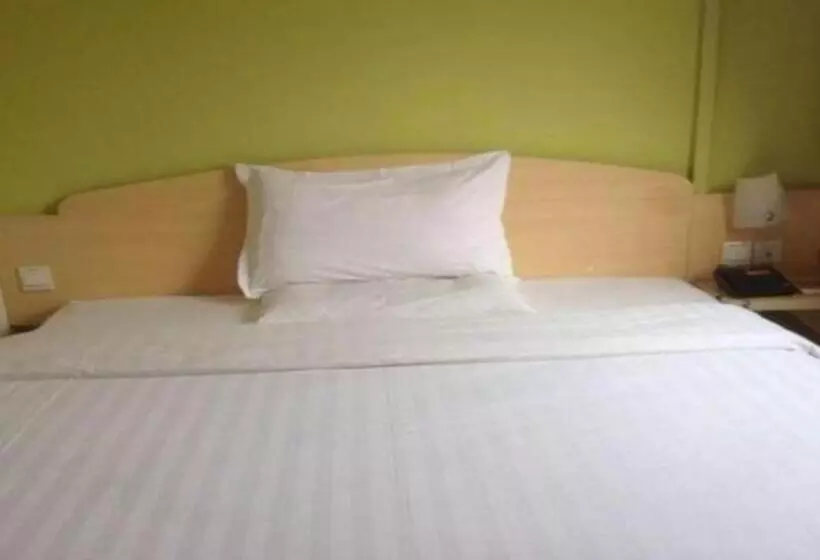 Hotelli 7 Days Inn Qingdao Liaoyang West Road Xinye Plaza Metro Station