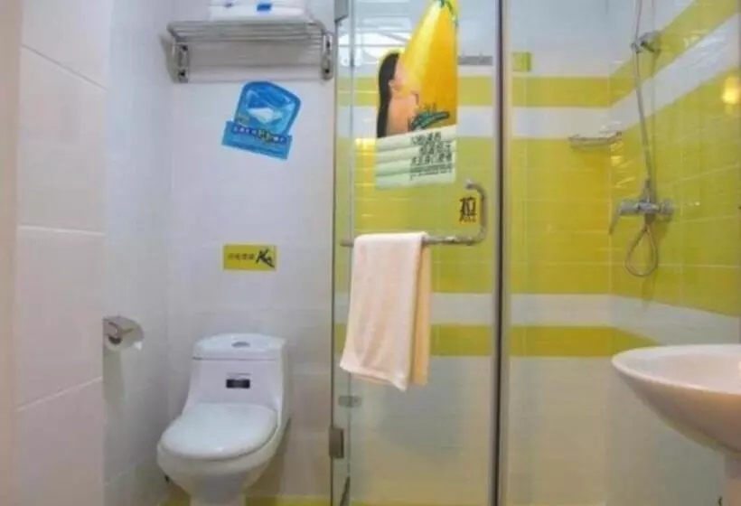 Hotelli 7 Days Inn Qingdao Liaoyang West Road Xinye Plaza Metro Station