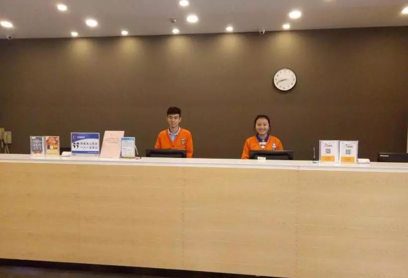 Hotelli 7days Premium Zhengzhou Jingsan Road Century Lianhua