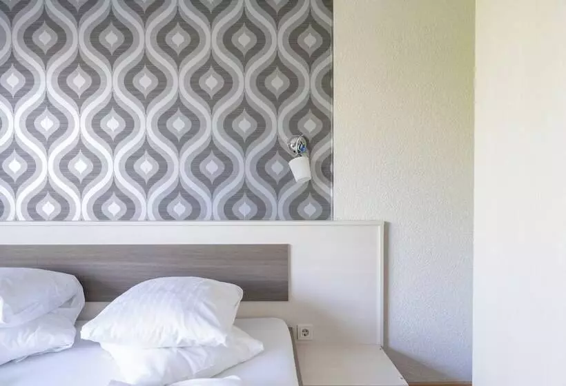 Faraway Aparthotel Near Vienna Airport With Anytime Self Check In