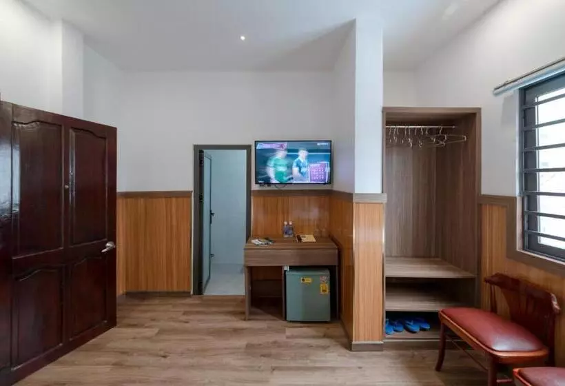 هتل Khách Sạn Hiệp Phong
