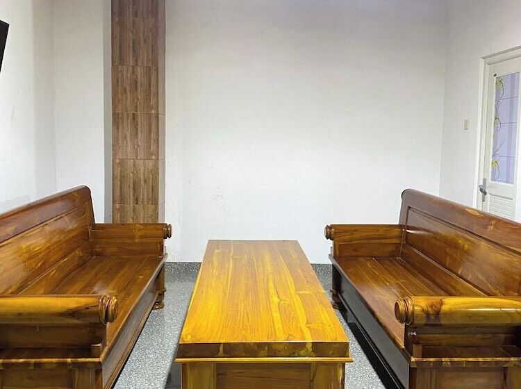 هتل Wijaya Family 2