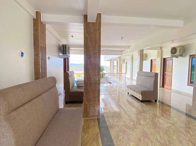 هتل Wijaya Family 2