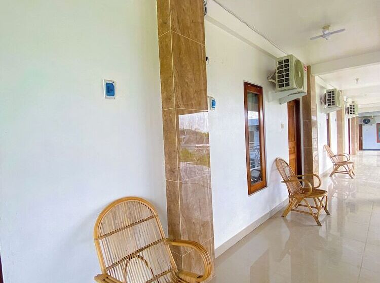 هتل Wijaya Family 2