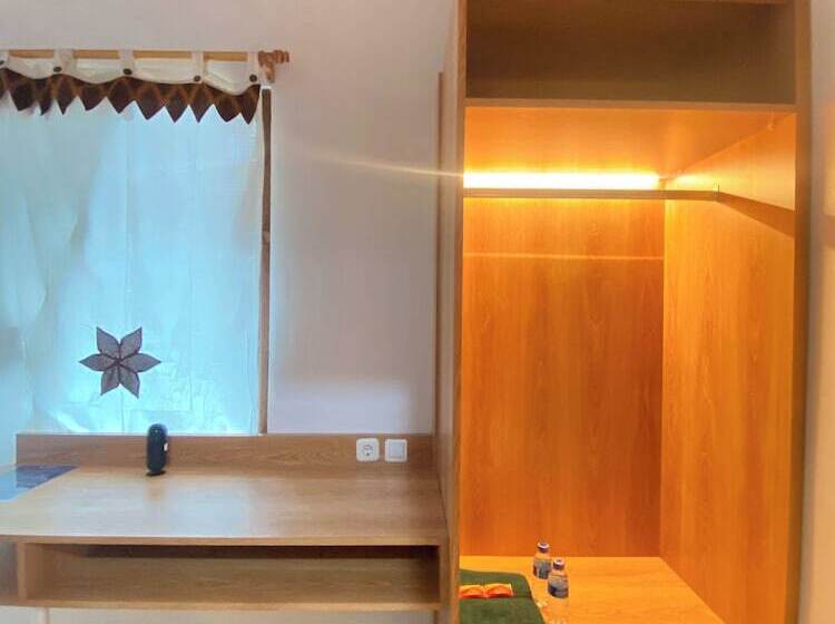 هتل Wijaya Family 2