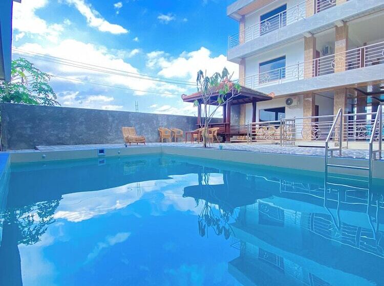 هتل Wijaya Family 2