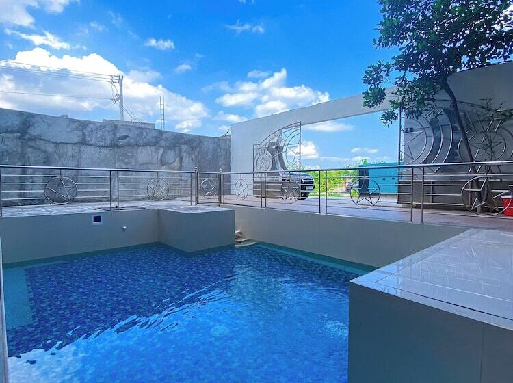 هتل Wijaya Family 2