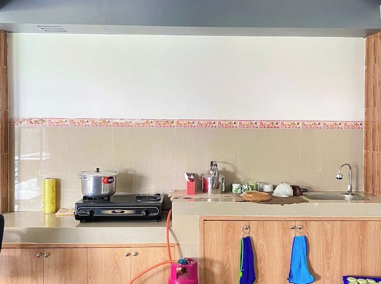 هتل Wijaya Family 2