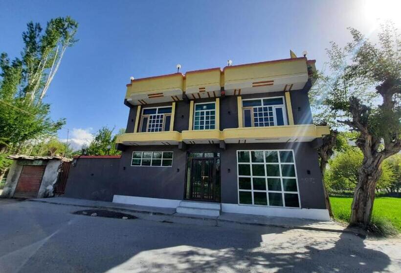 پانسیون Sundus Guest House Skardu
