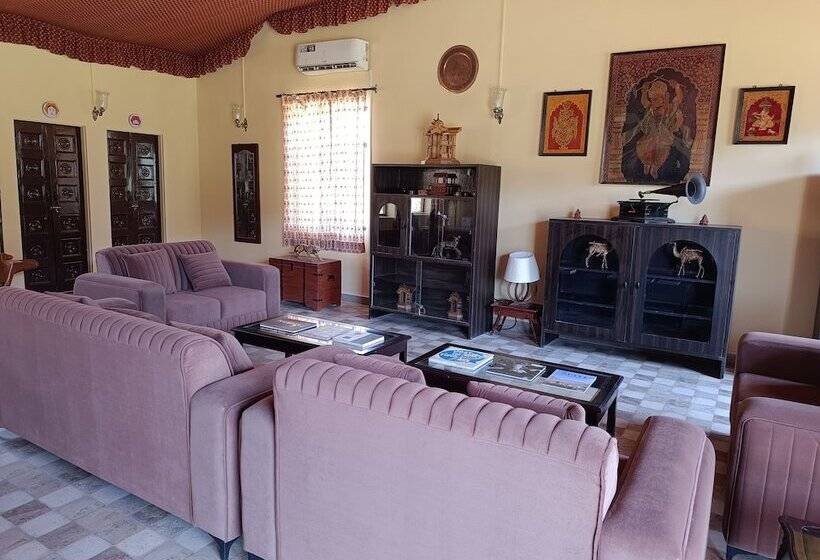 Resort Chokhiwadi Forest Retreat