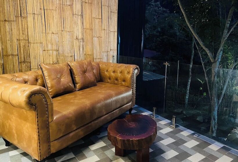 בית מלון כפרי Inthada At Mae Kampong