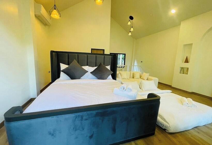 בית מלון כפרי Inthada At Mae Kampong