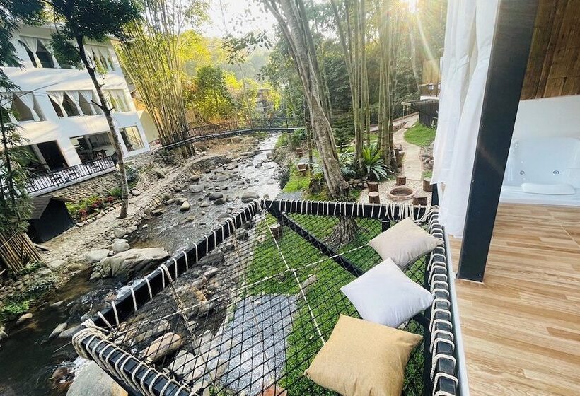 בית מלון כפרי Inthada At Mae Kampong