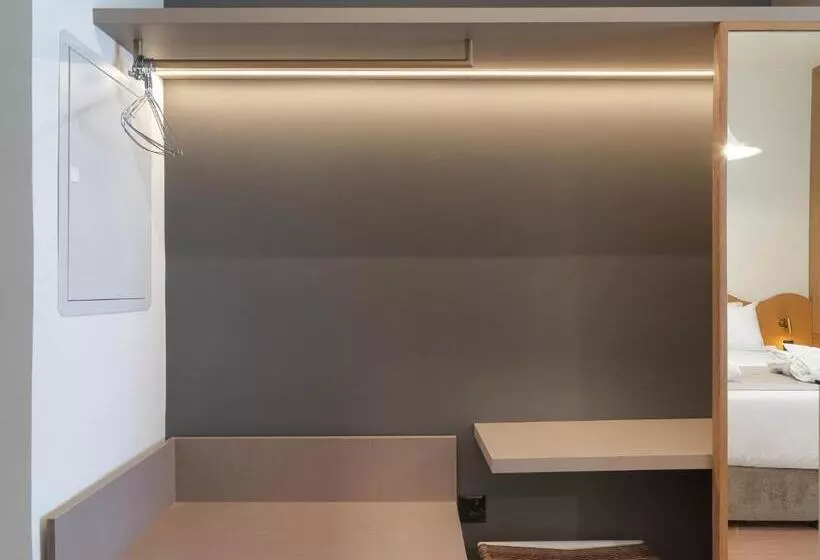 Alinea Market Agora Square