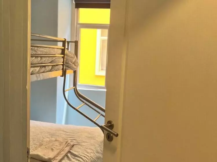 هاستل Blue Spot