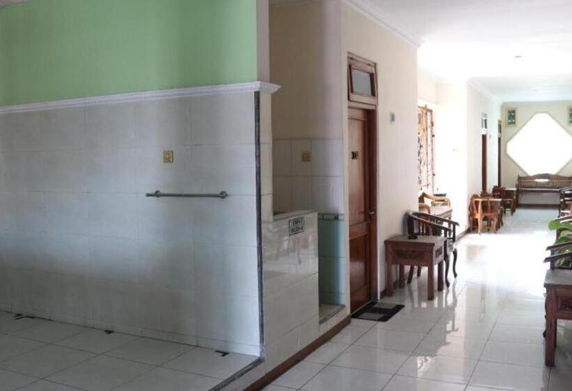 هتل Amarta Malioboro By Daphna International