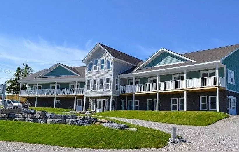 Hotelli The Tides Inn