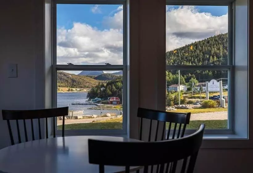 Hotelli The Tides Inn