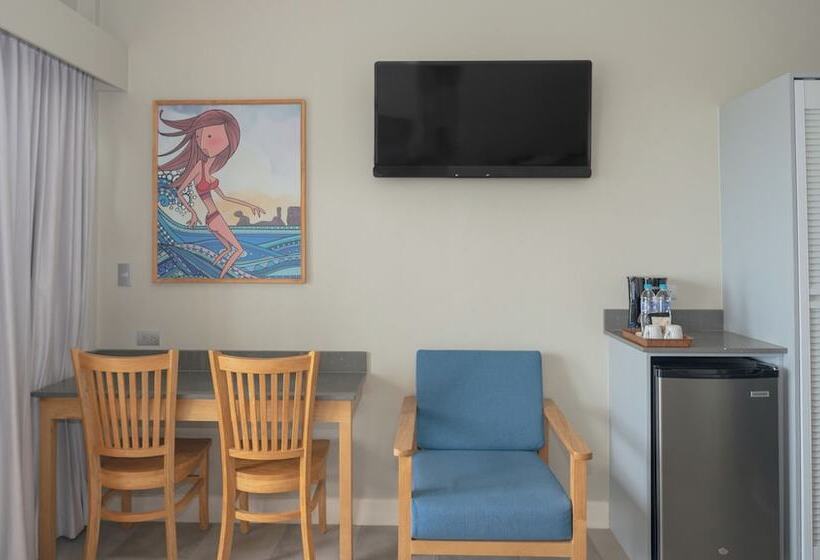 Mirasurf Hotel & Waves