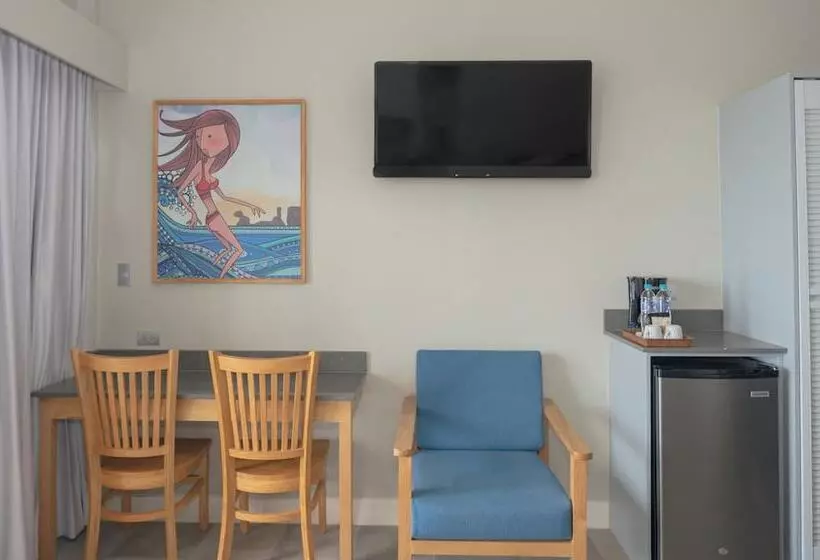 Mirasurf Hotel & Waves