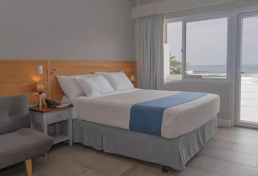 Mirasurf Hotel & Waves