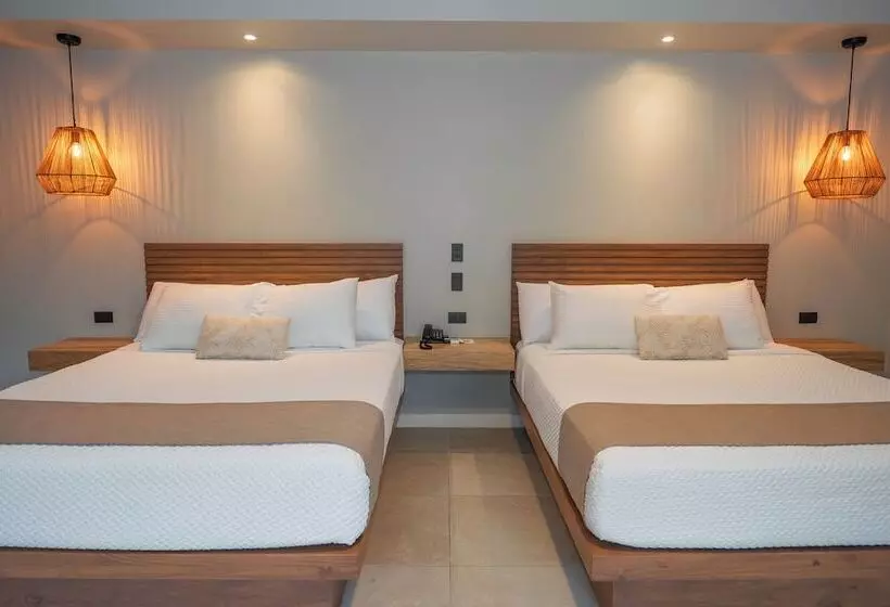 Mirasurf Hotel & Waves