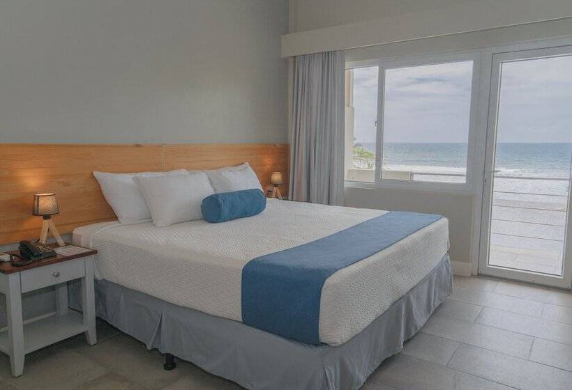 Mirasurf Hotel & Waves