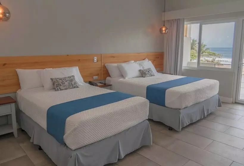 Mirasurf Hotel & Waves