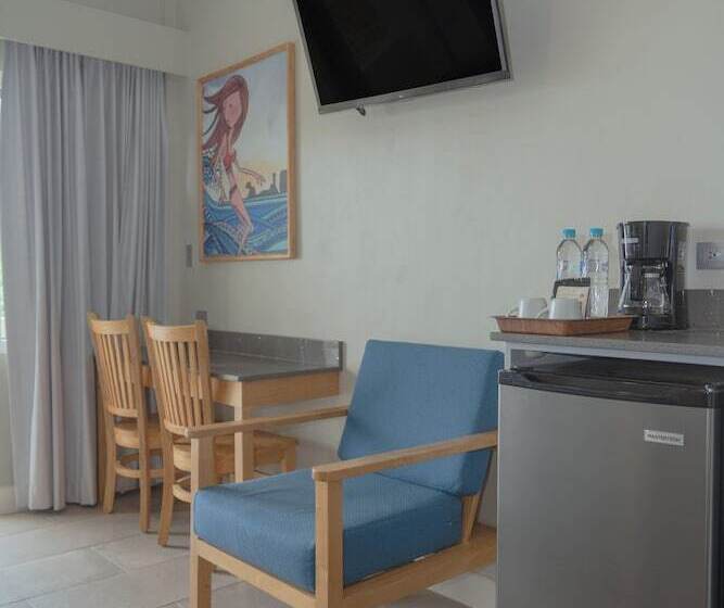 Mirasurf Hotel & Waves