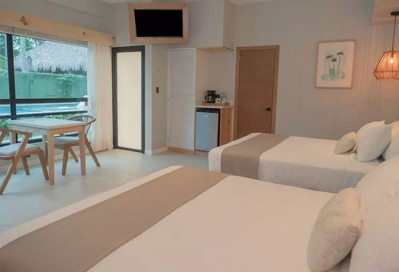 Mirasurf Hotel & Waves