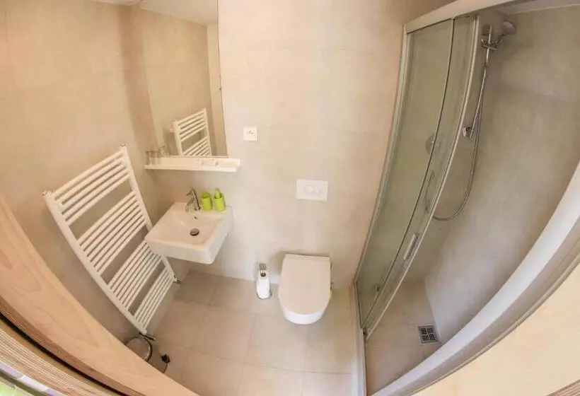 Majatalo Penzion Tsport