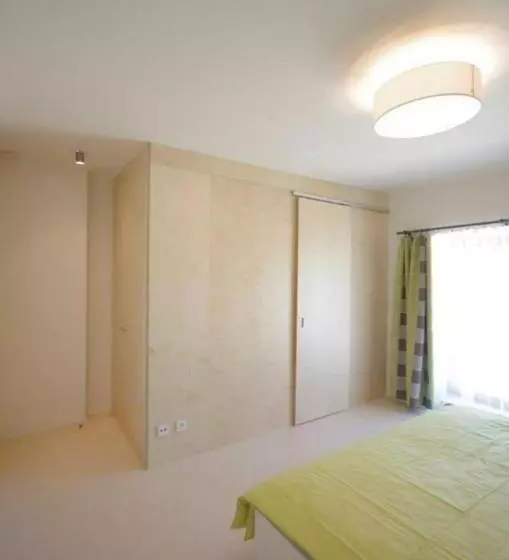 Majatalo Penzion Tsport