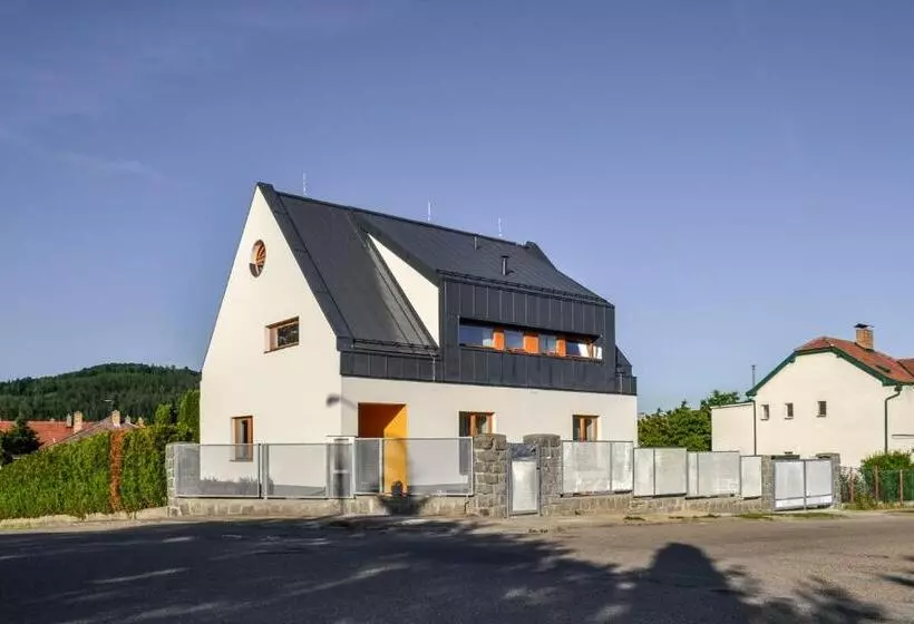 Majatalo Penzion Tsport