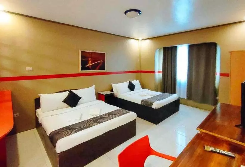 Reddoorz @ Hotel Dian Aparri