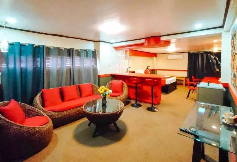 Reddoorz @ Hotel Dian Aparri